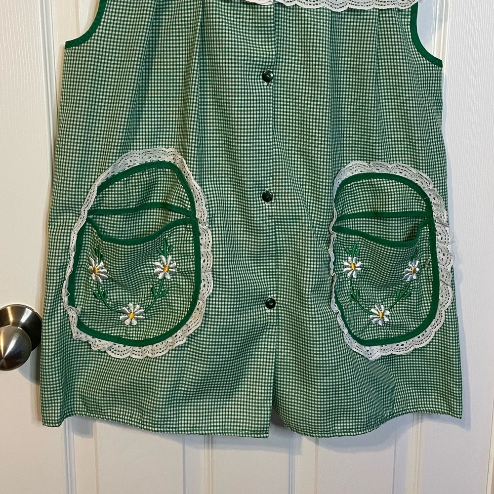 VTG Mexican apron mandril green gingham w/ white daisies & ruffles sz OS (L?) - Picture 2 of 6